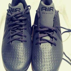 Mens Nike Behold